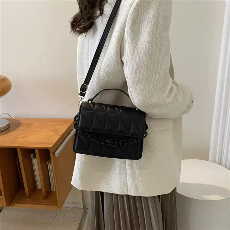 Chic Black Quilted Mini Square - Chain Crossbody Quilted บทวิจารณ์และราคา