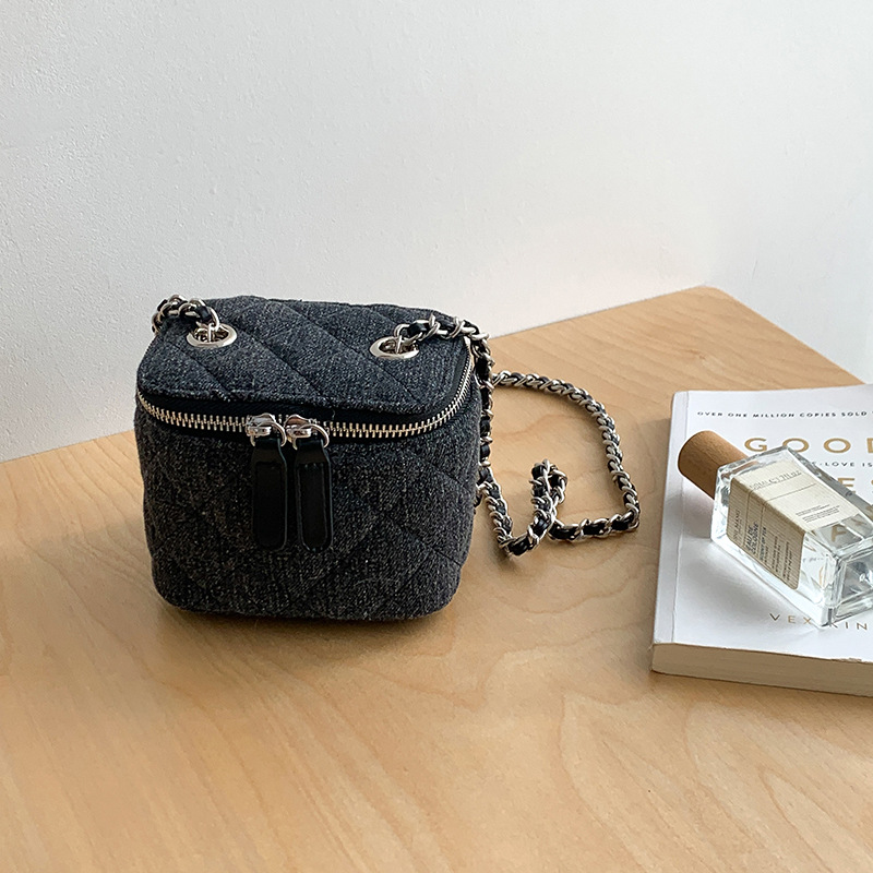 Small Quilted Box Crossbody Pu - Chain Crossbody Quilted บทวิจารณ์และราคา