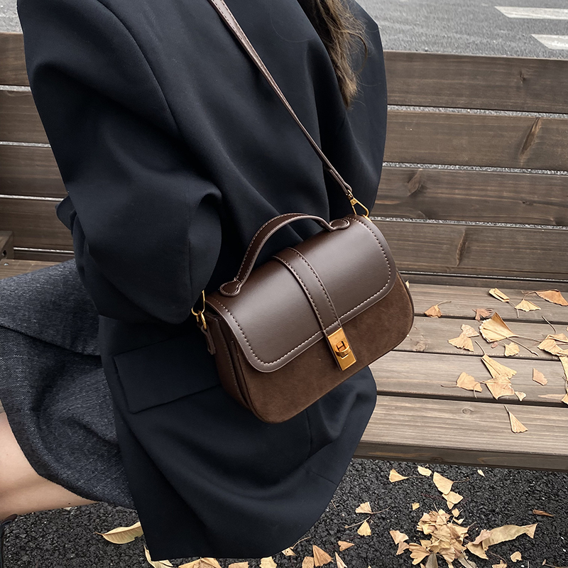 Branded Mini Square Flap Cross - Luxury Bags Consignment บทวิจารณ์และราคา