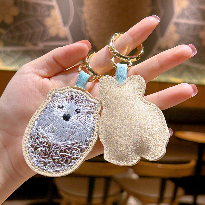 Embroidery Keychain Cute Rabbi - Luxury Xmas Bags บทวิจารณ์และราคา