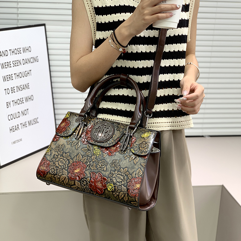 Vintage Floral Embossed Tote B - Luxury Bags Vegan Leather บทวิจารณ์และราคา