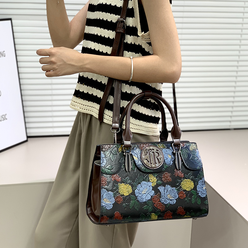 Vintage Floral Embossed Tote B - Luxury Bags Vegan Leather บทวิจารณ์และราคา