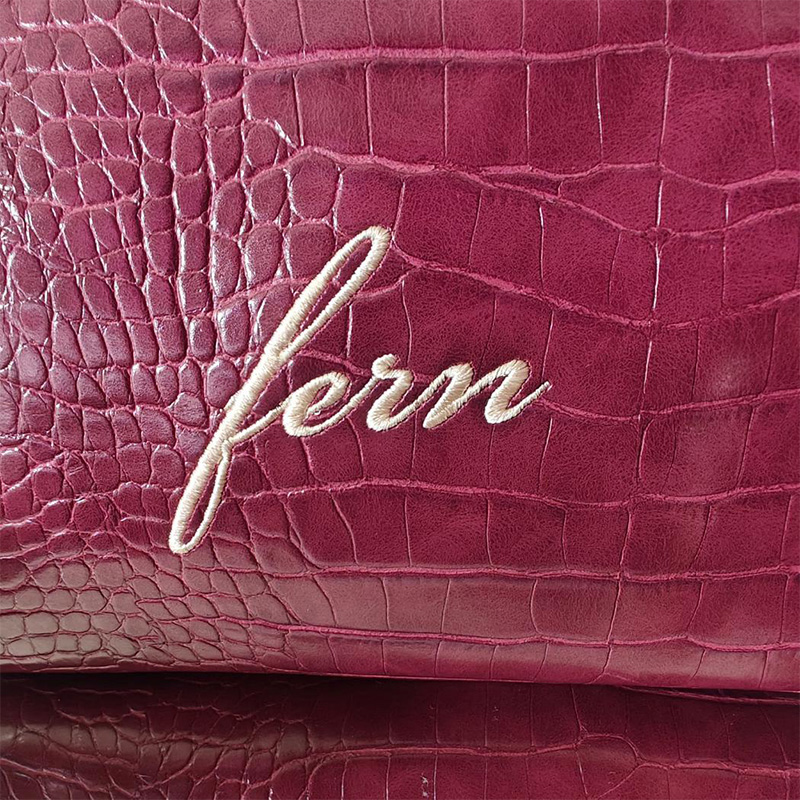 Embroidered Croc Makeup Bag Pe - Luxury Bags Vegan Leather บทวิจารณ์และราคา