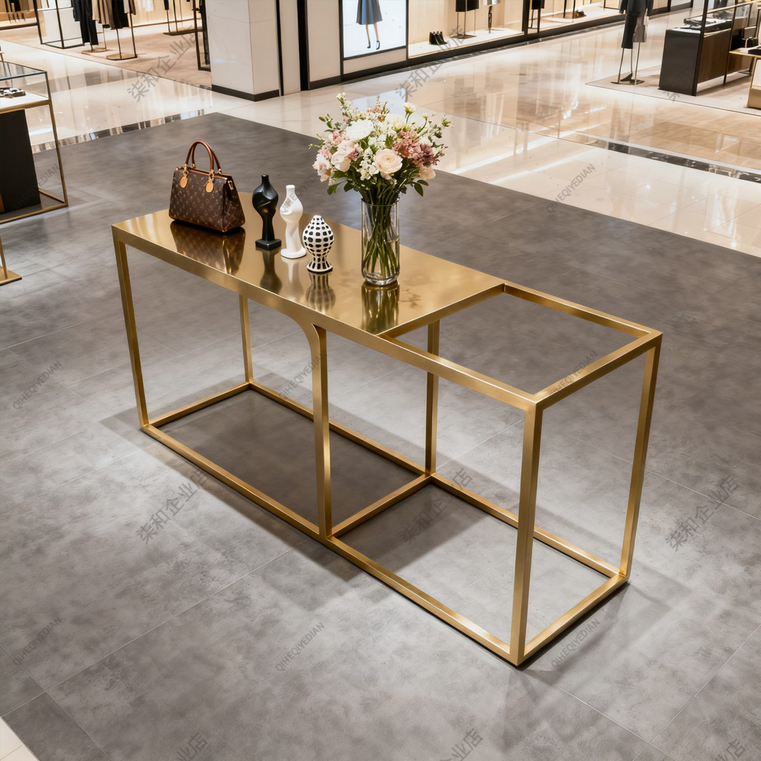 Clothing store display table S - Luxury Bags In Store บทวิจารณ์และราคา